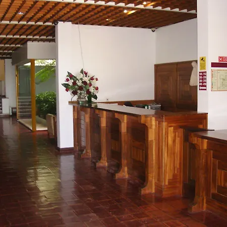 Flag Irmas Dominicanas فندق